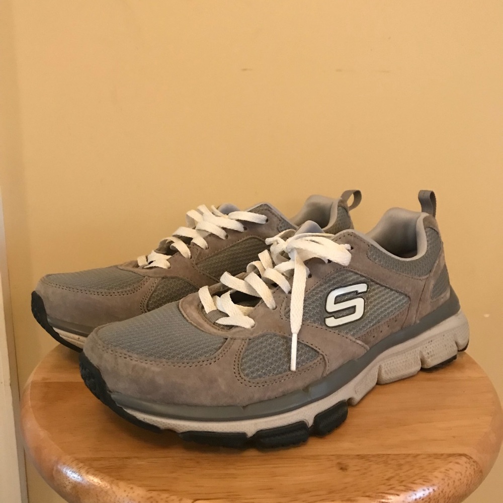 Skechers